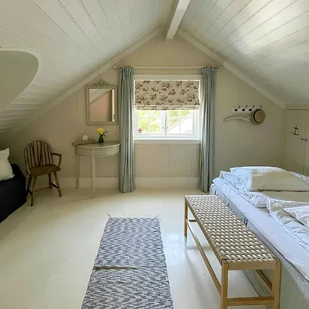 Vakantiehuis Pa Stranden, Stor Hage Og Egen Brygge Bogen (Akershus)