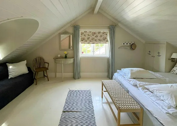 Vakantiehuis Pa Stranden, Stor Hage Og Egen Brygge Bogen (Akershus)