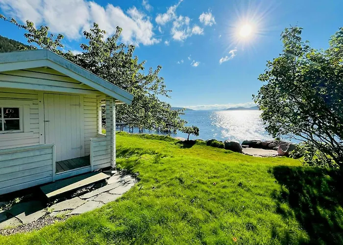 Pa Stranden, Stor Hage Og Egen Brygge Vakantiehuis *